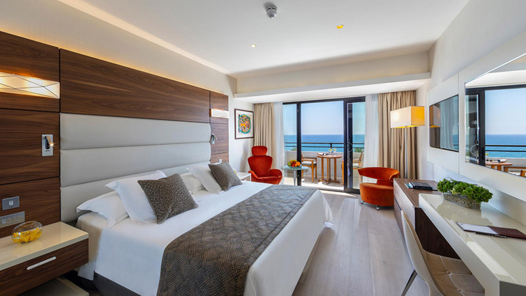 Zypern-Limassol-Hotel-Amathus-Beach-Zimmer-Superior-Seaview.jpg