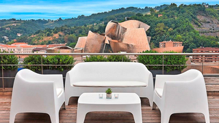 Bilbao-Hotel-Domine-Terrasse-mit-Guggenheim.jpg
