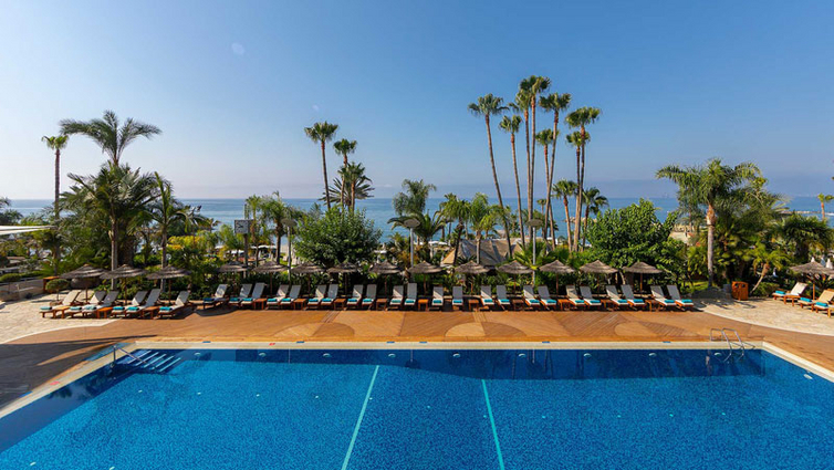 Zypern-Limassol-Hotel-Amathus-Beach-Pool-Outdoor.jpg