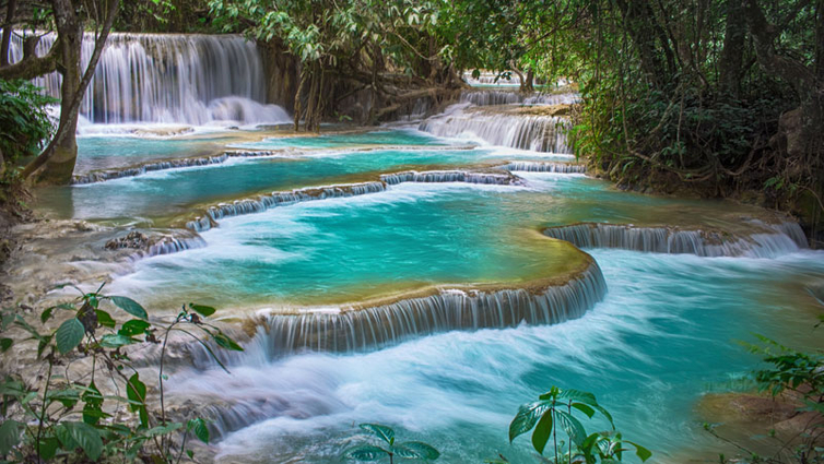 Laos-Luang-Prabang-Khuong-Si-Wasserfälle-AdobeStock.jpg